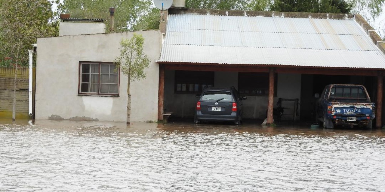 El Municipio mand� ayuda social a Recalde